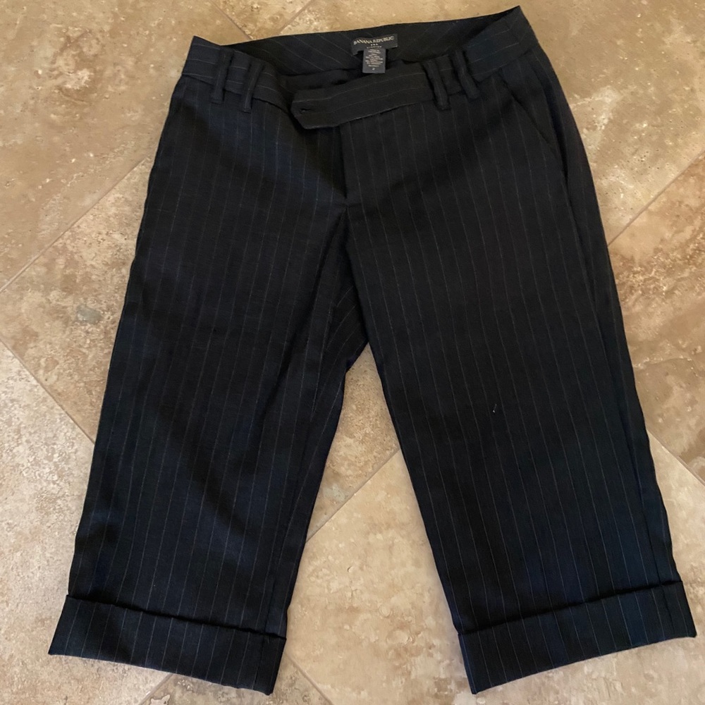 Grey pink pinstripe stretch crops